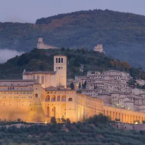 http://albergo-la-rocca-assisi.hotels-perugia.com